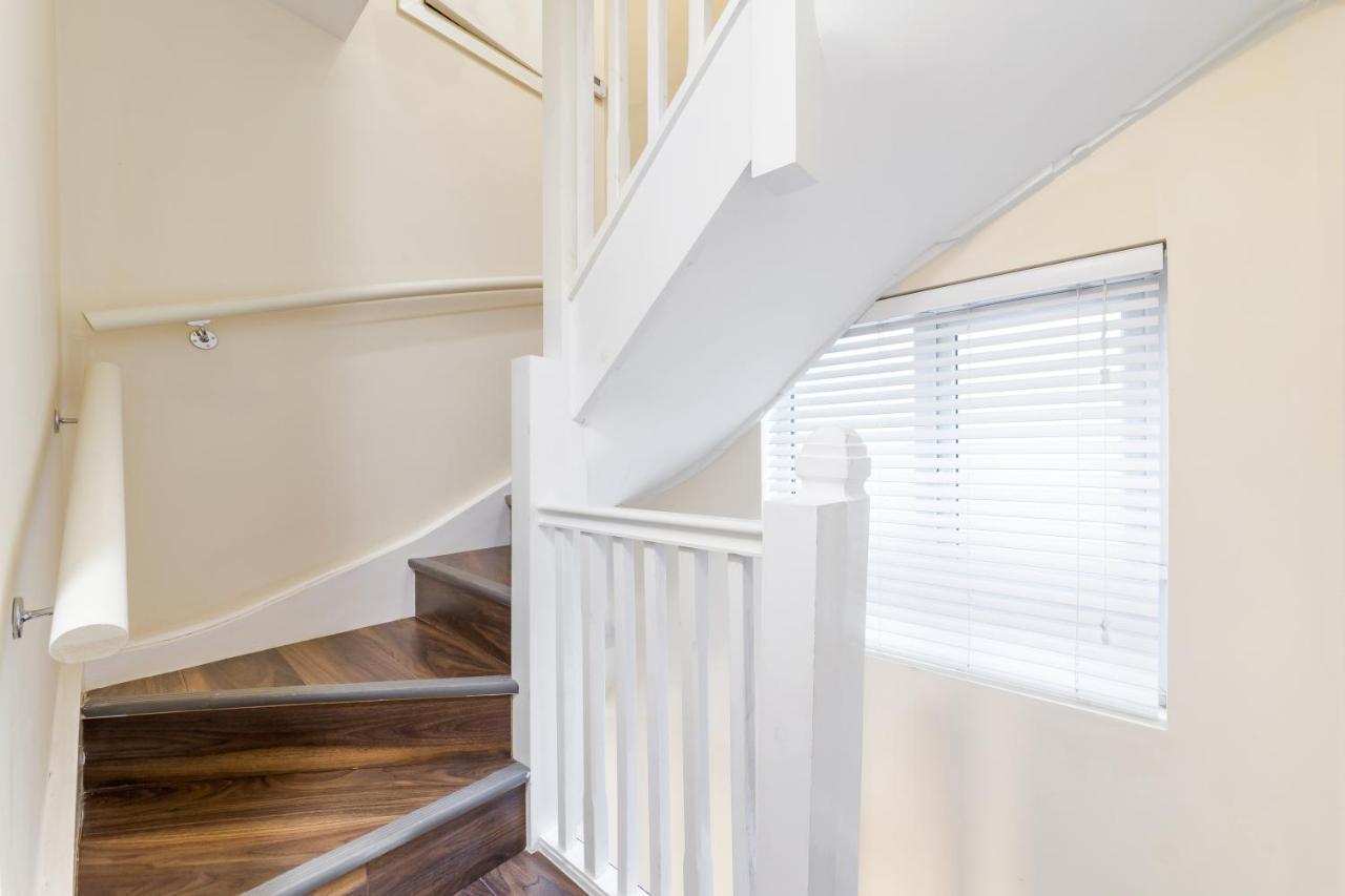 Twickenham Stays Isleworth Extérieur photo